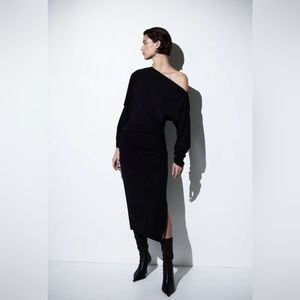 COPY - NWT - One Shoulder Dress in Black H&M - Size XXL